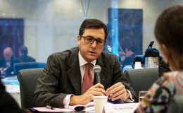 Mateo Estreme, deputy permanent representative of Argentina to the United Nations, addresses a 20 November 2014 breakfast meeting on the topic of social protection floors in the context of the post-2015 development agenda negotiations.